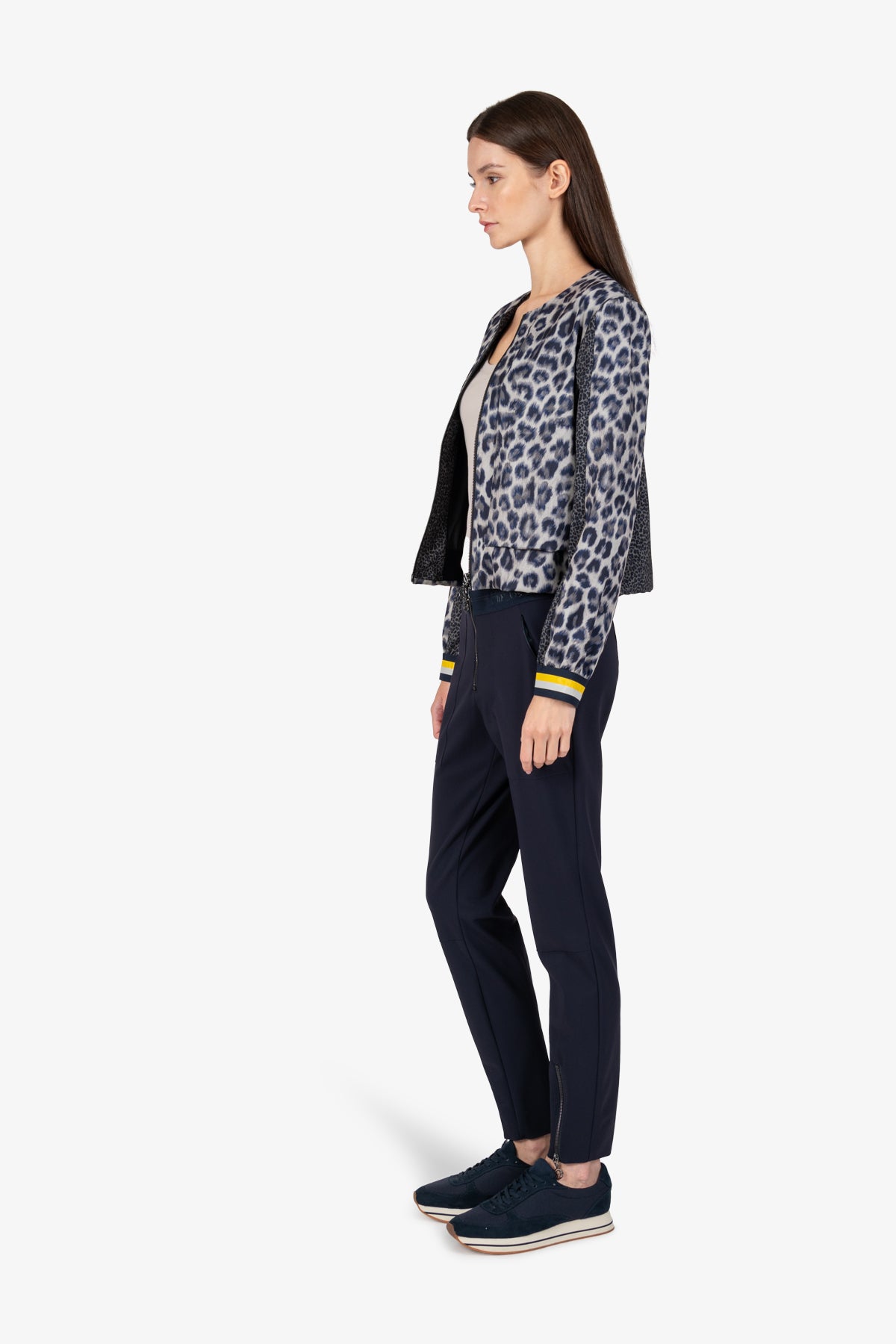 Short Round-Necked Jacket
