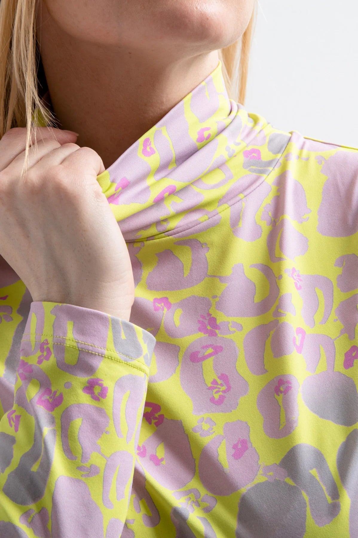 Long-Sleeved Turtleneck T-shirt with All-Over Print