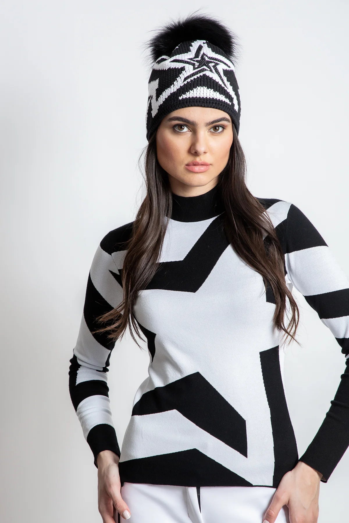 Coarse Knit Hat with Star Pattern