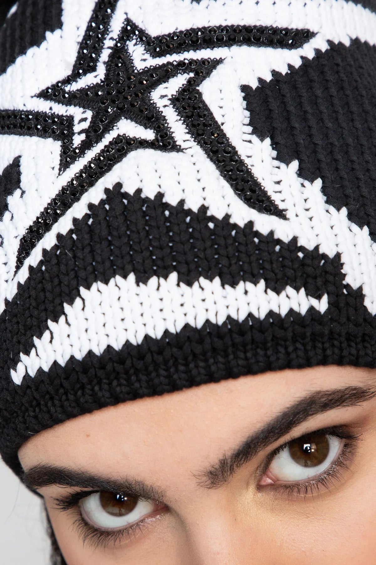 Coarse Knit Hat with Star Pattern