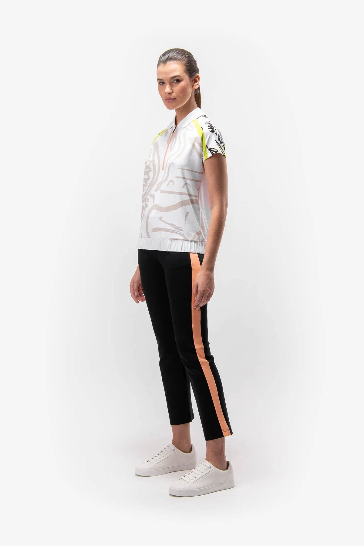 Hosen with Contrasting Side Insert