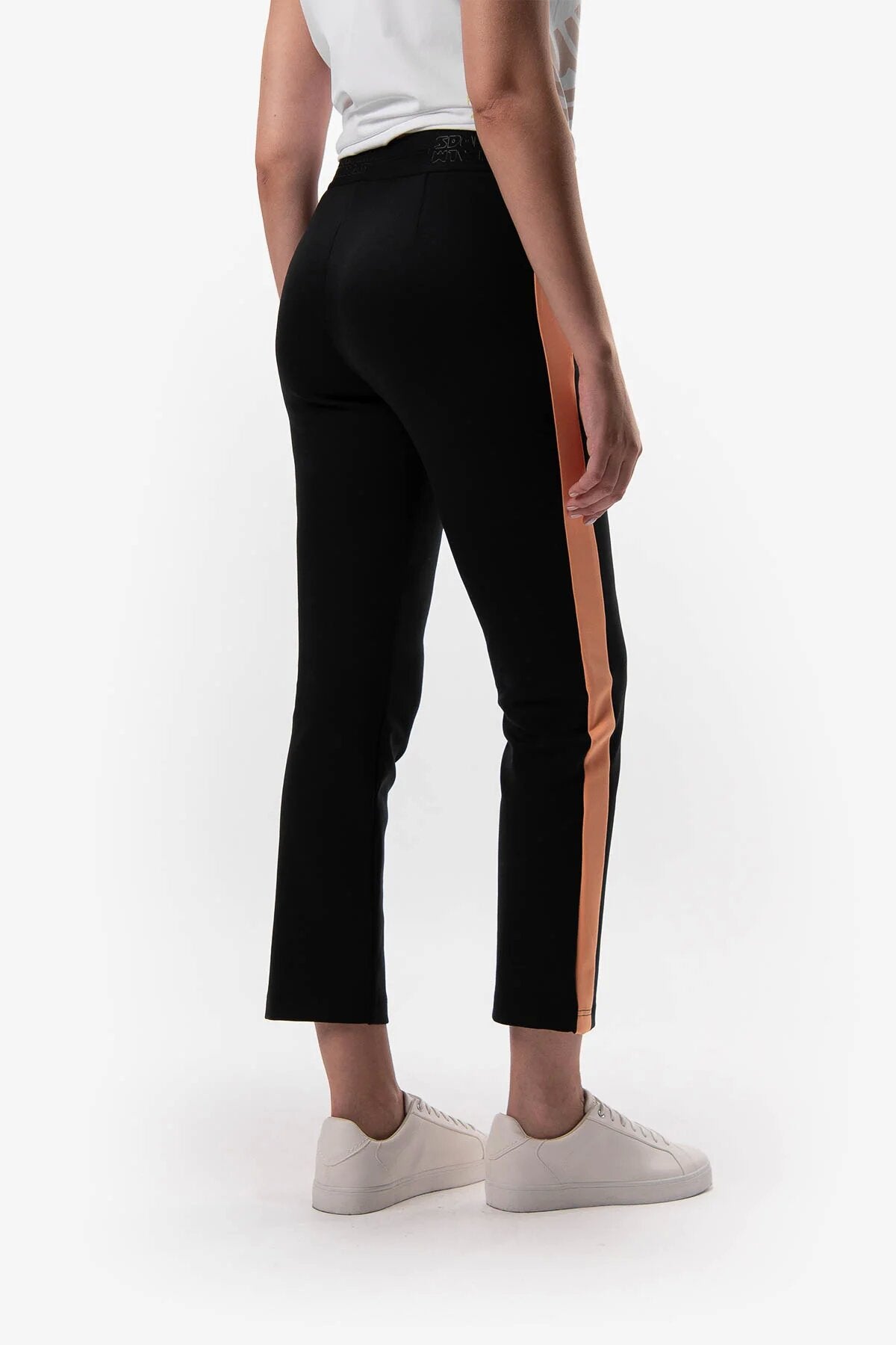 Hosen with Contrasting Side Insert