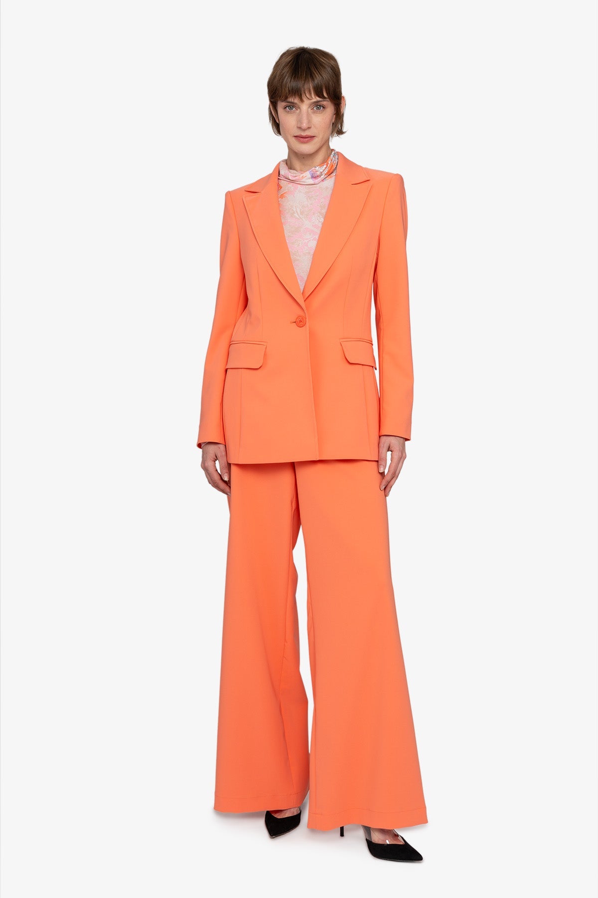 Blazer with lapel collar