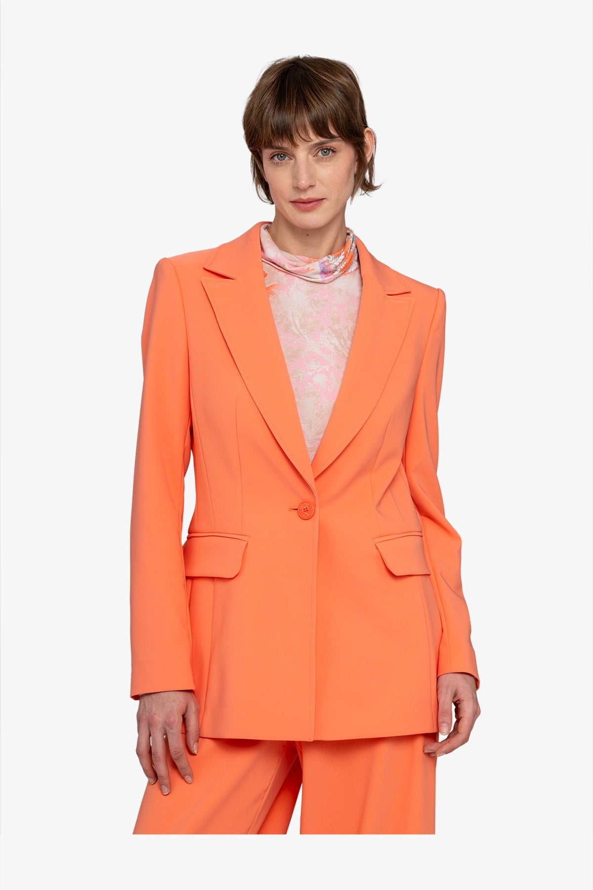 Blazer with lapel collar