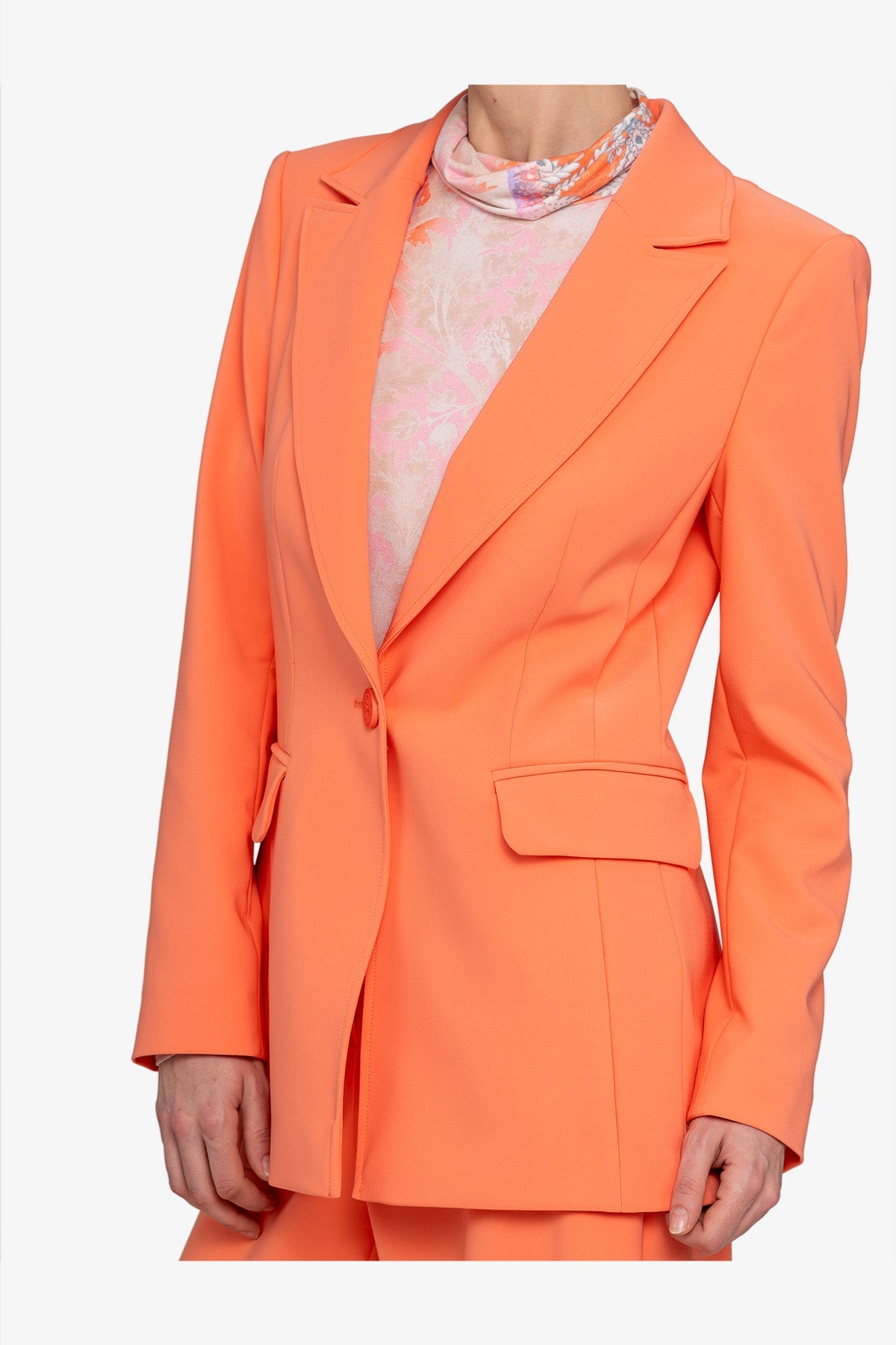 Blazer with lapel collar