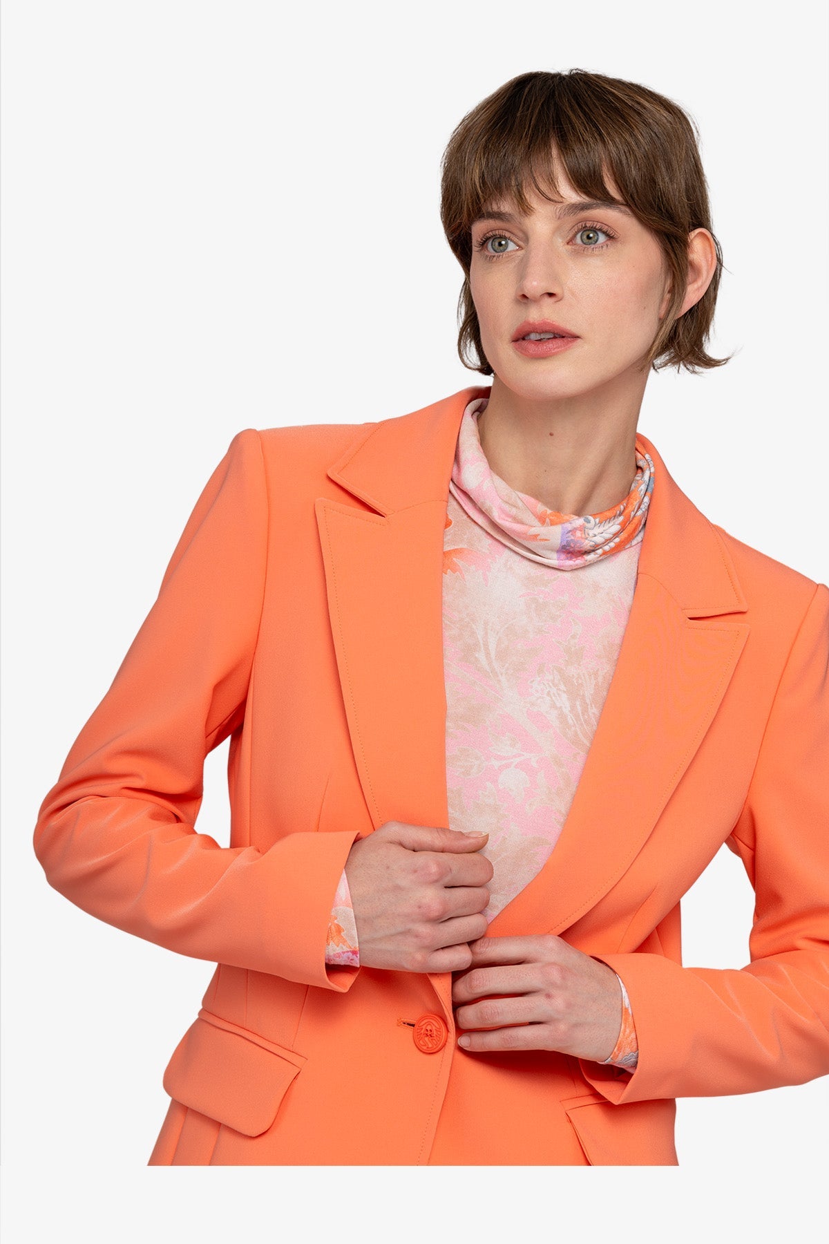 Blazer with lapel collar