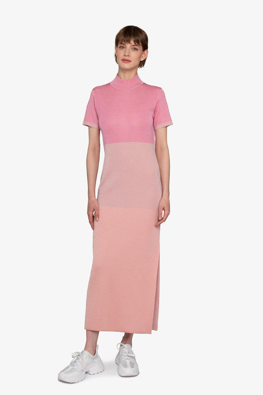 色塊拼接高領連衣裙