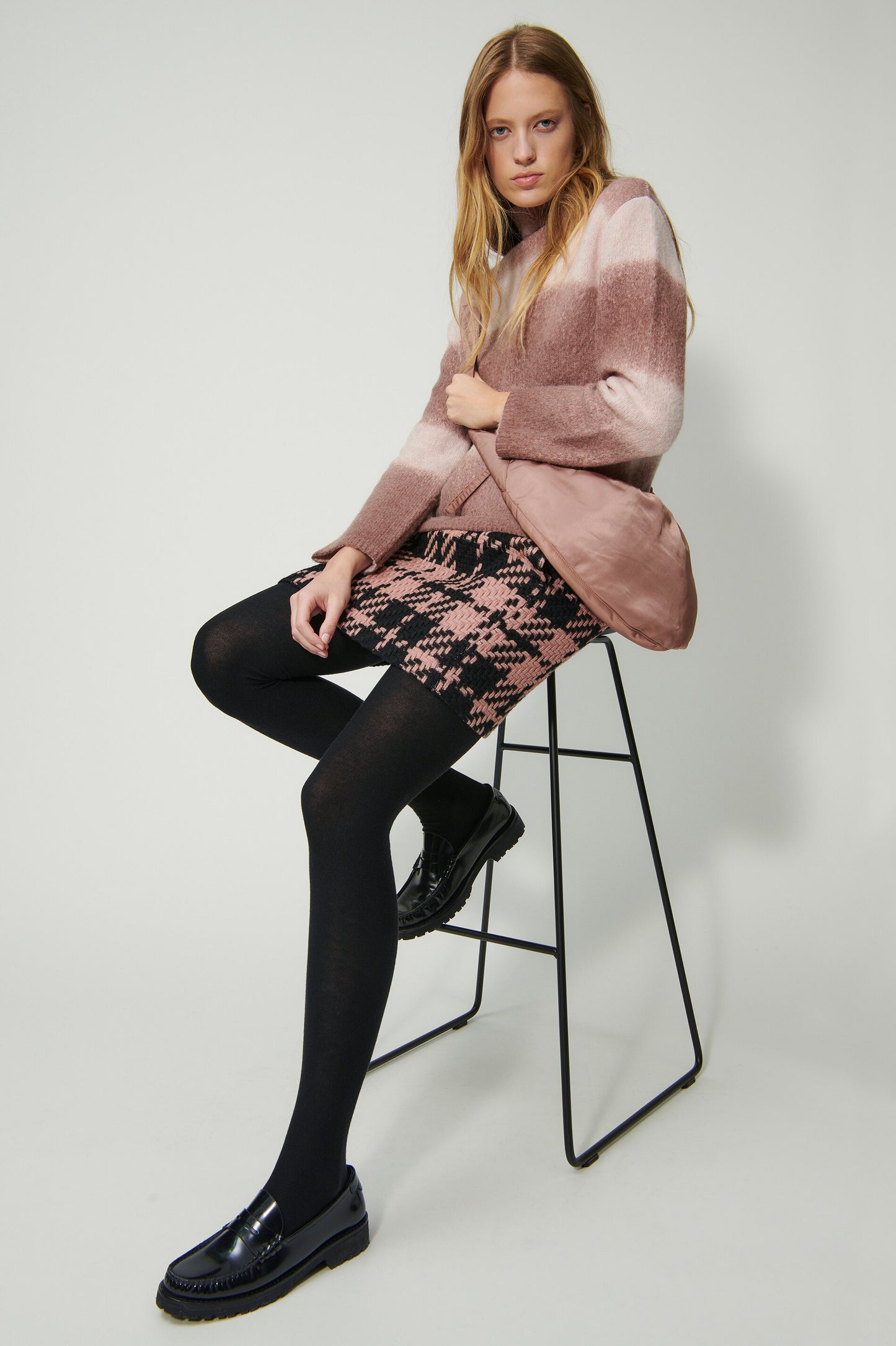 Turtleneck Sweater with with grading color block