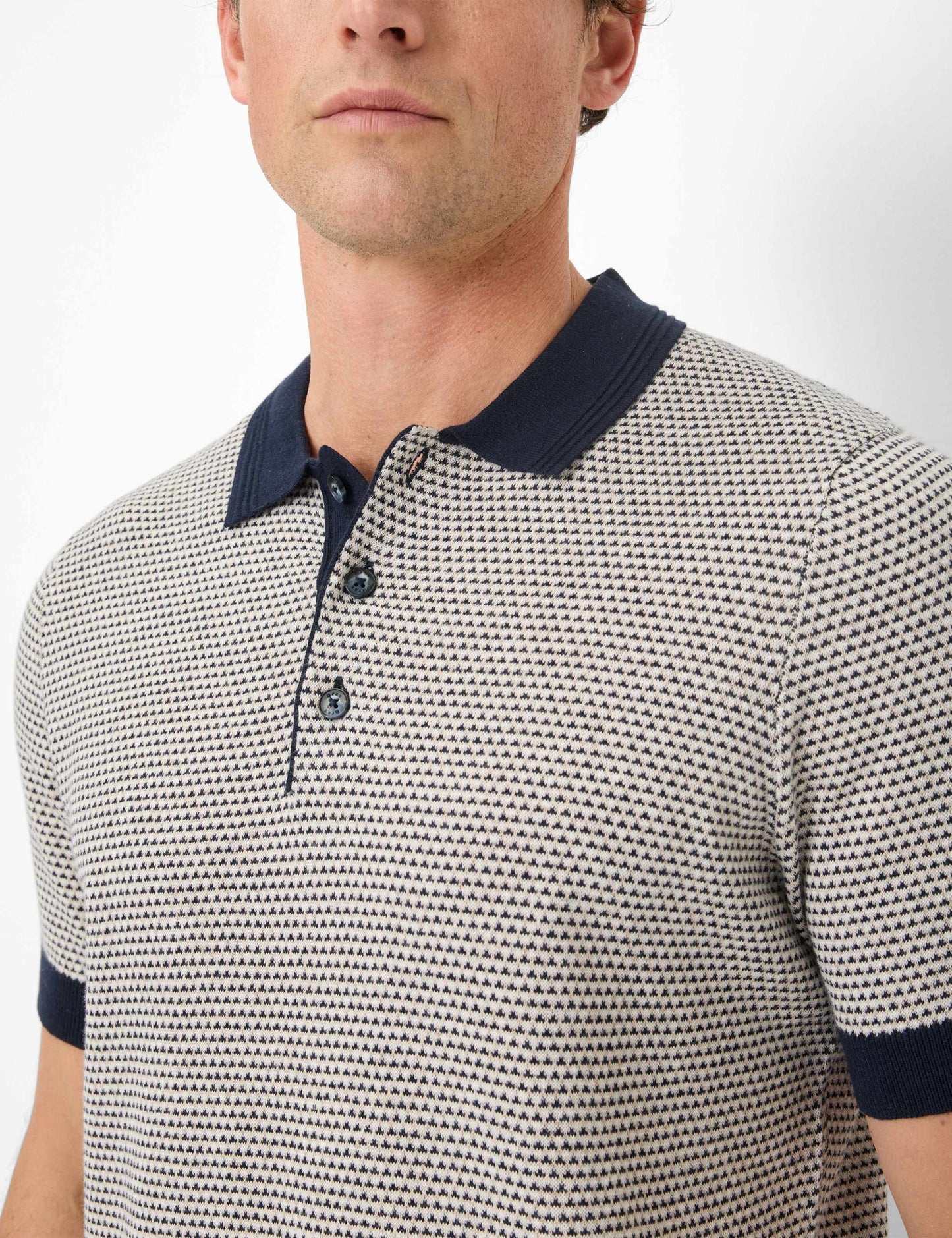 Jacquard: Knitted Polo in Cotton-Linen Mix