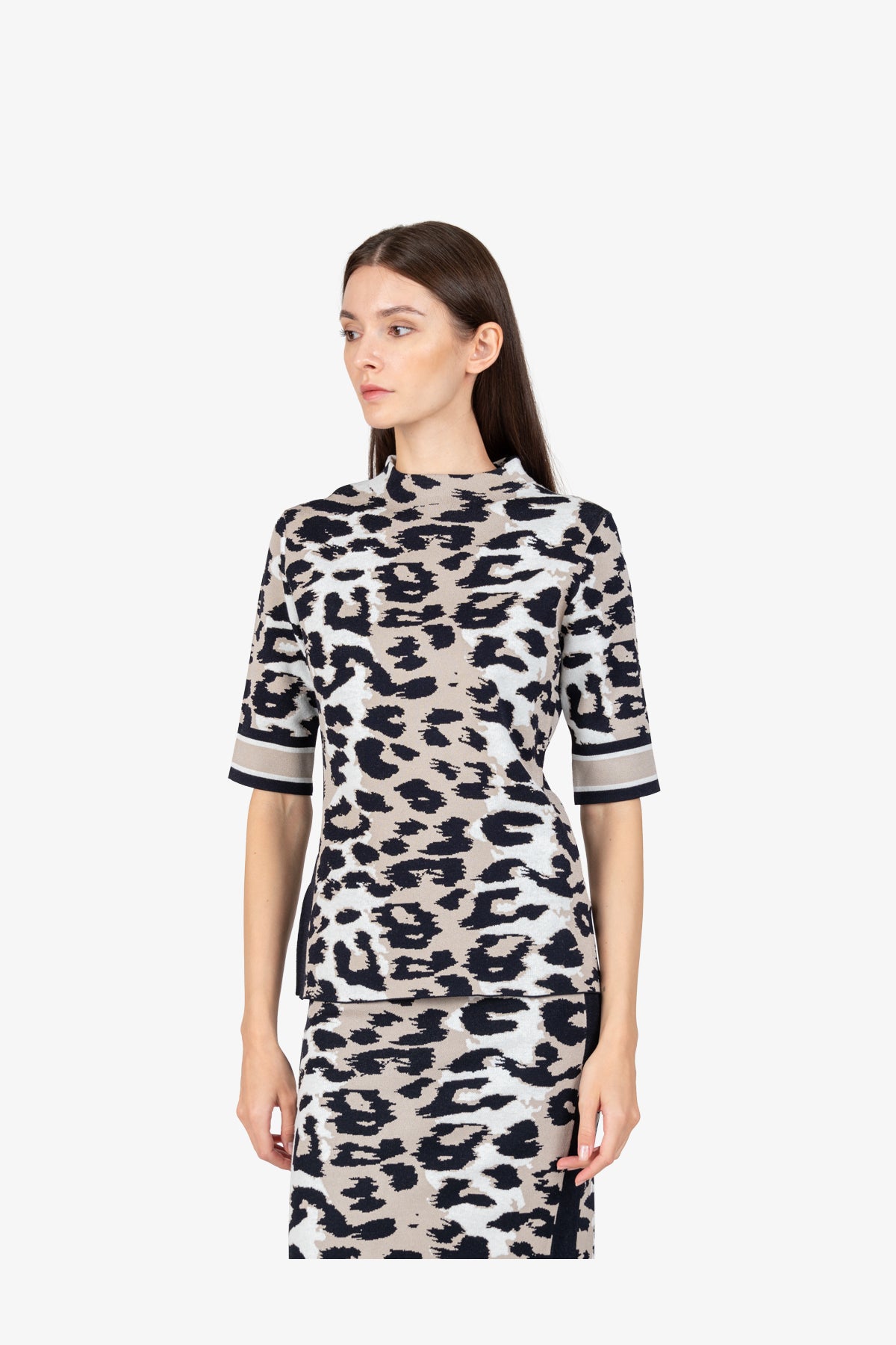 Short-sleeved Jumper with Stand-up Collar