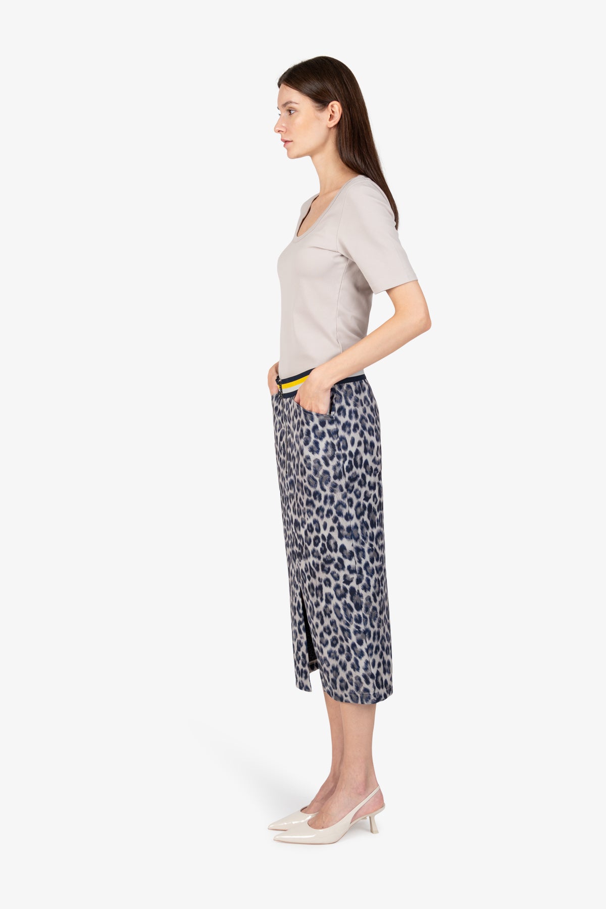 Narrow Skirt