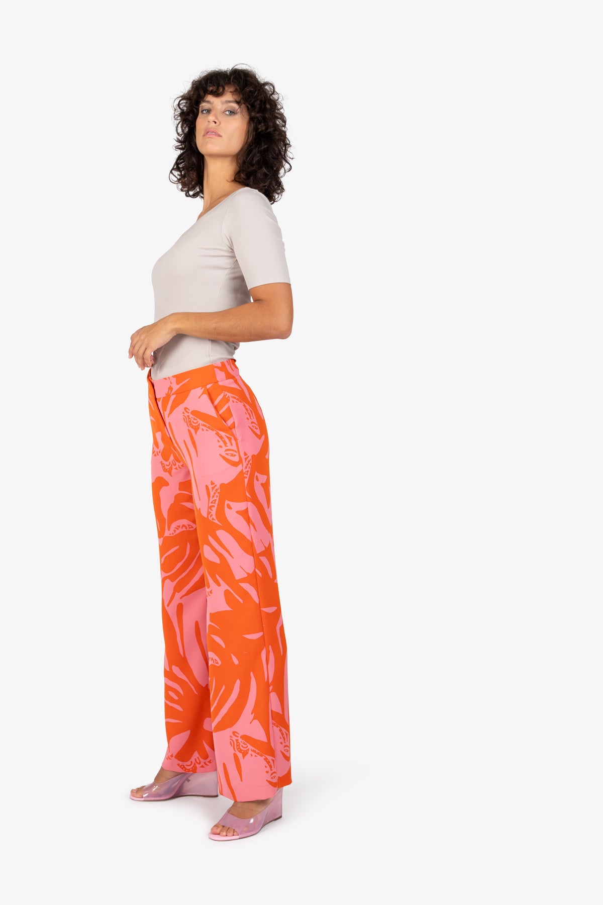 Wide-leg Trousers
