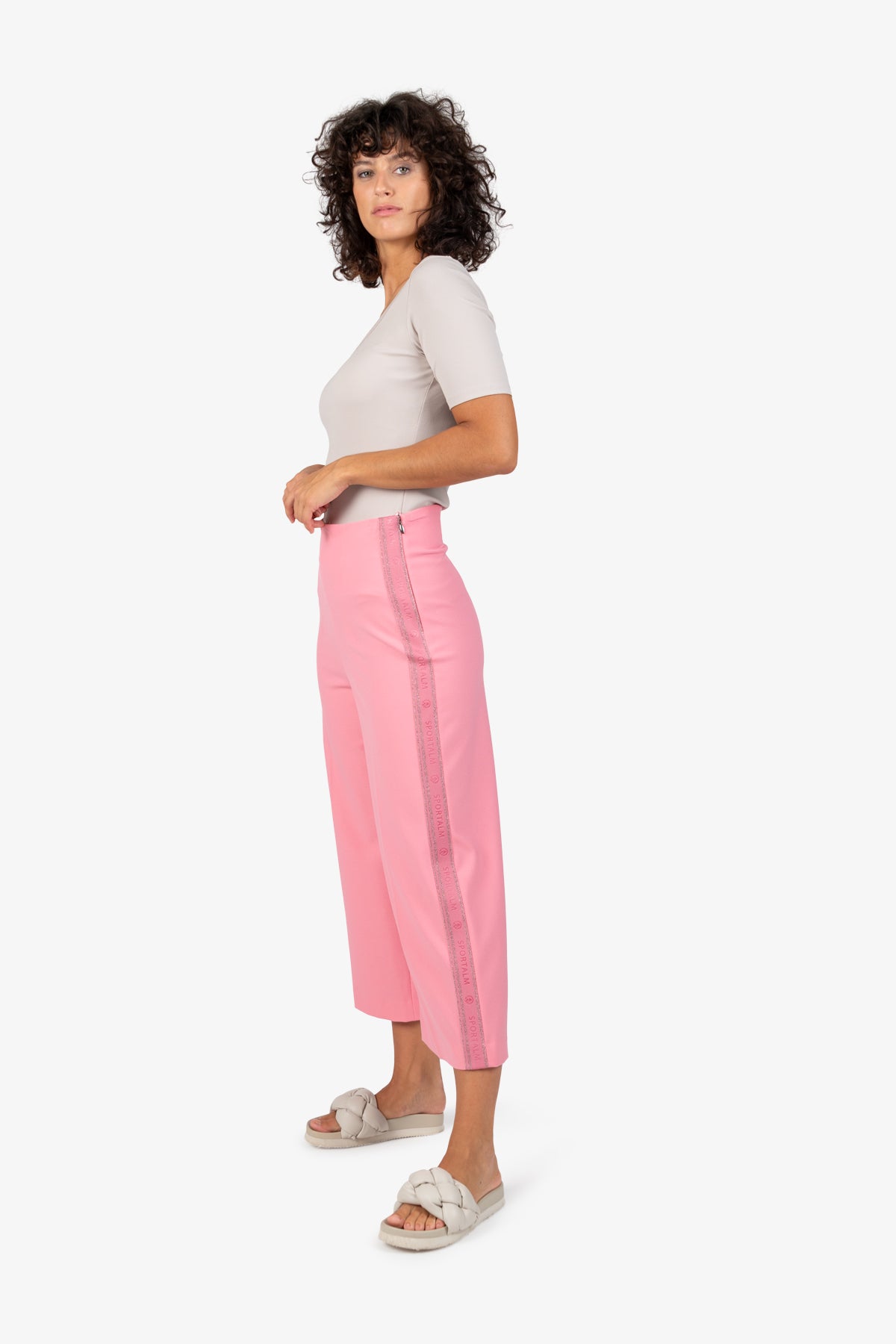 Wide-leg Trousers