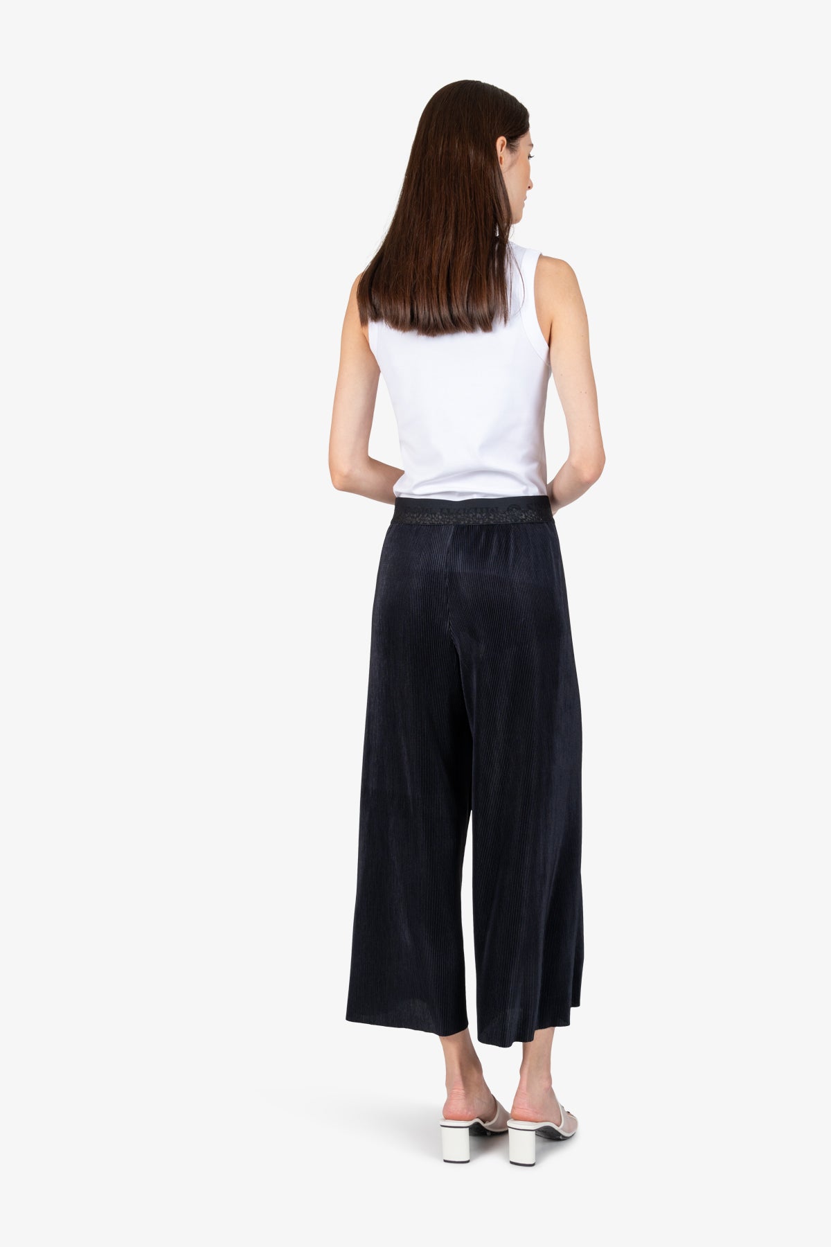 Wide-leg Trousers