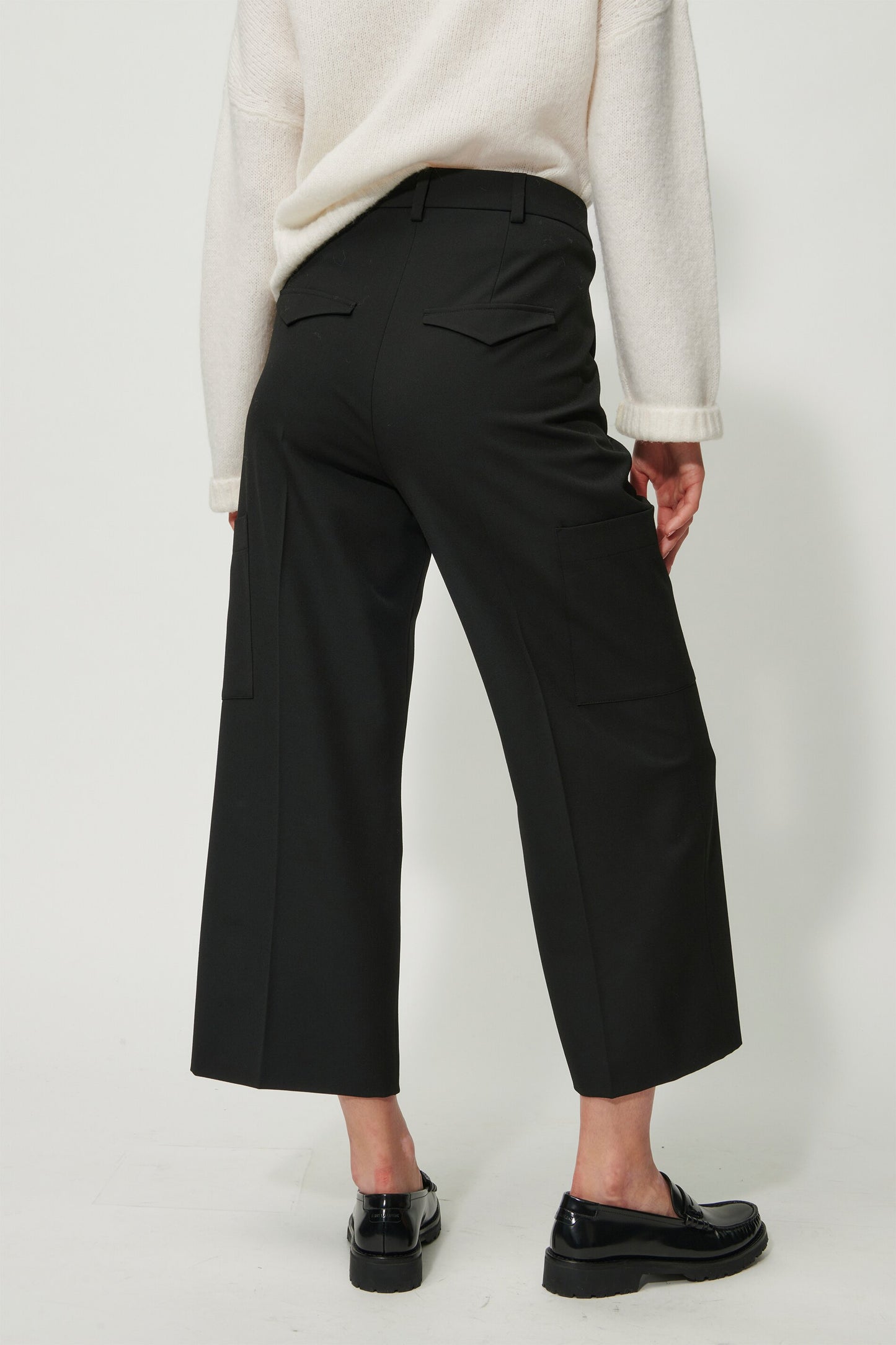Cargo pants with pleats