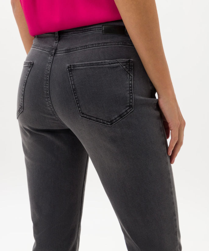 Sustainable Five-pocket Jeans in Used Look