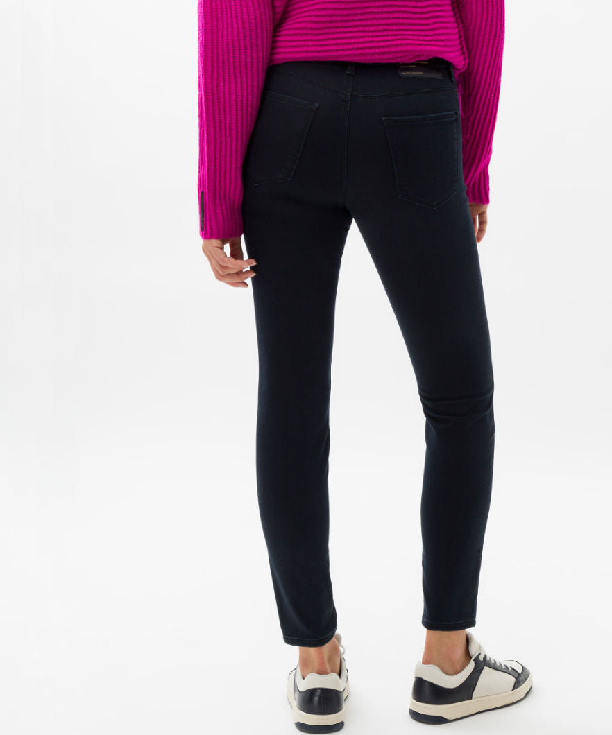 Five-Pocket Jeans in a Shortened Silhouette