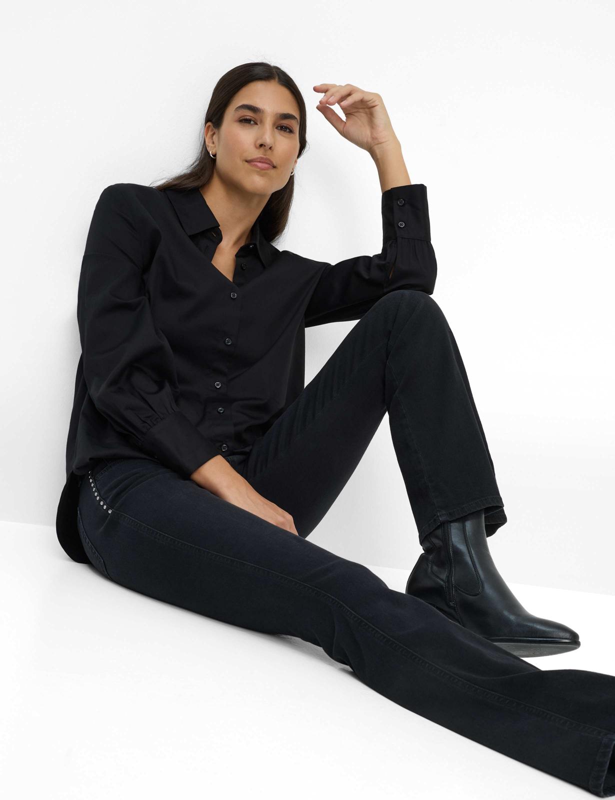 Free To Move: Five-Pocket Jeans in Slim Bootcut