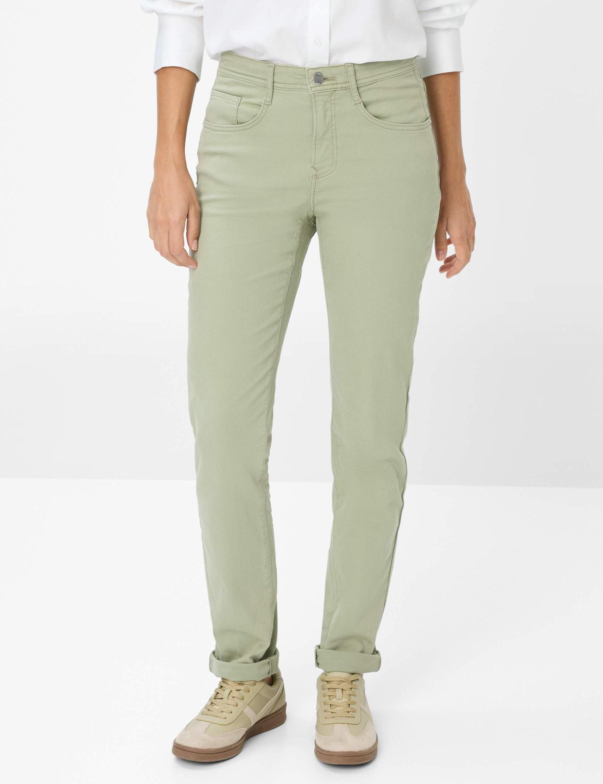 Premium Denim: Five-Pocket Jeans in Feminine Fit