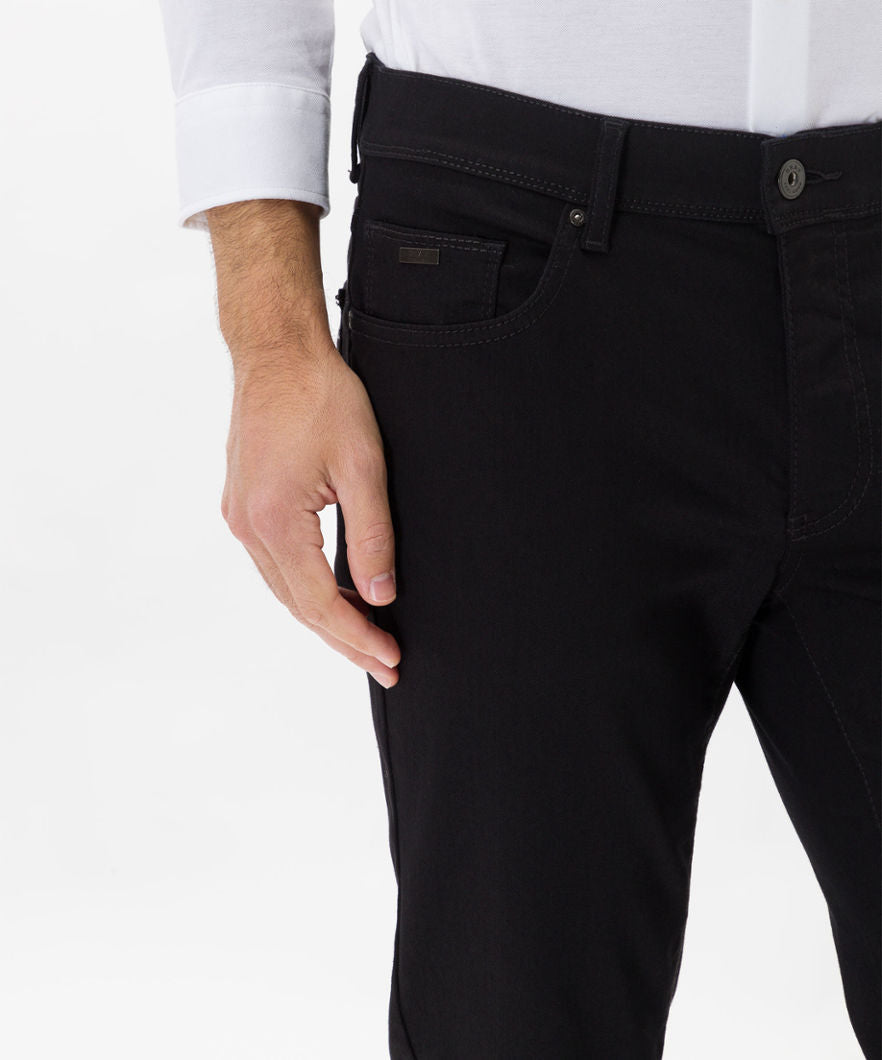 Modern Five-Pocket Jeans