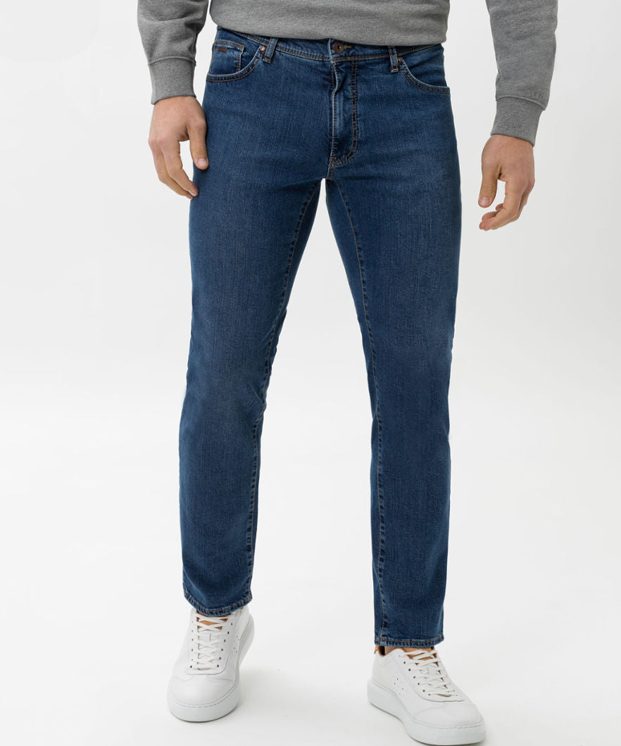 Modern Five-Pocket Jeans