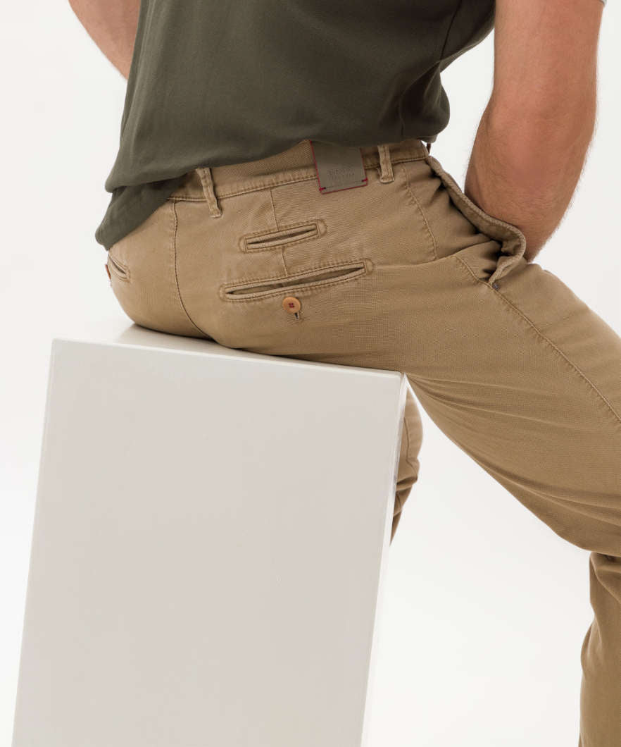 Hi-FLEX: Ultra-Elastic Slim Chinos