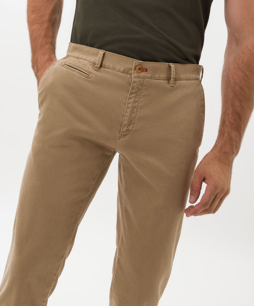Hi-FLEX: Ultra-Elastic Slim Chinos