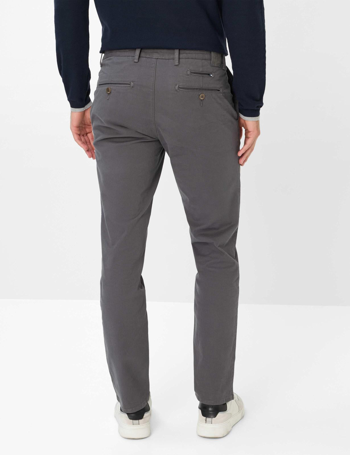 Hi-Flex: Chinos in Modern Fit