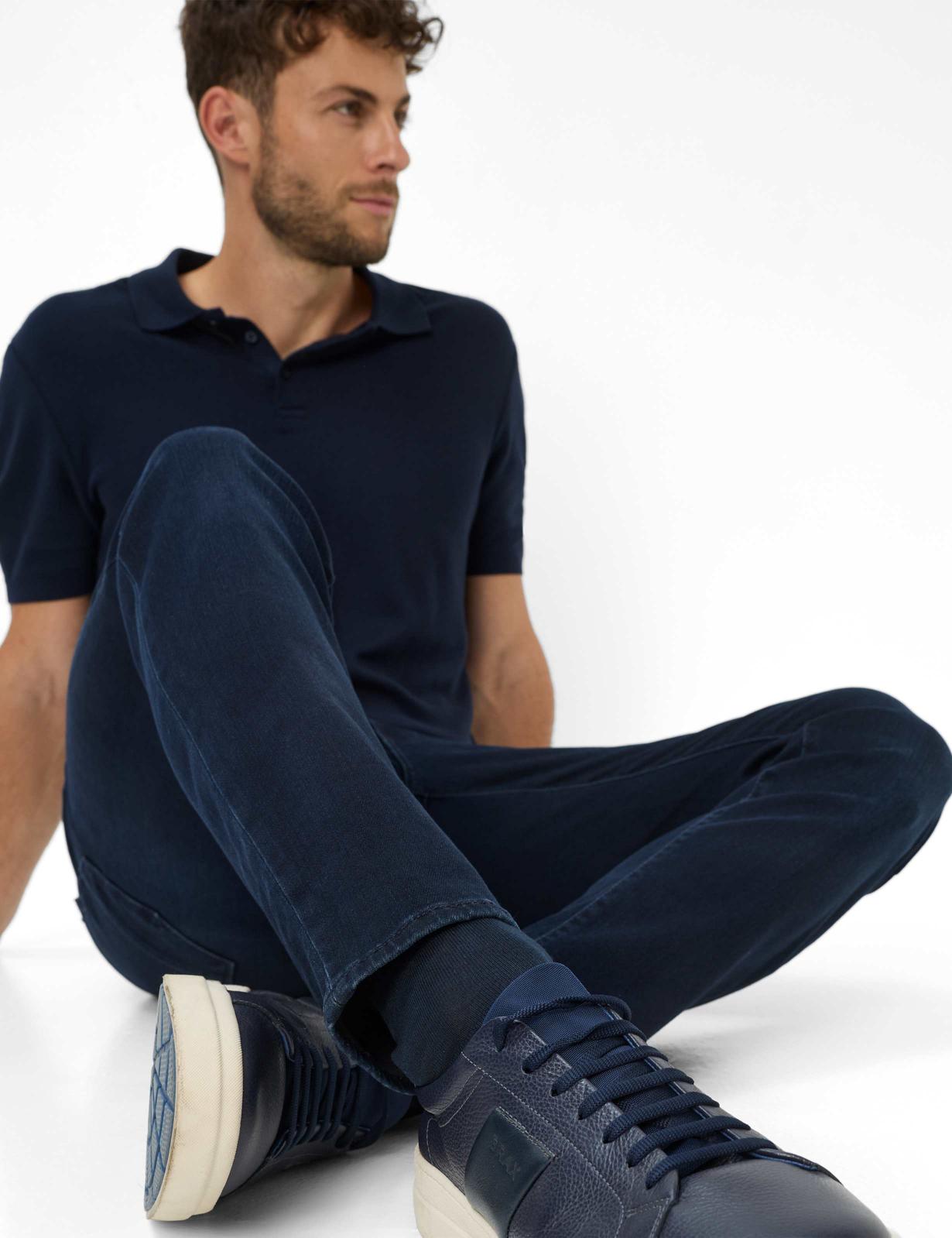 Denim: Five-Pocket Jeans in Slim Fit