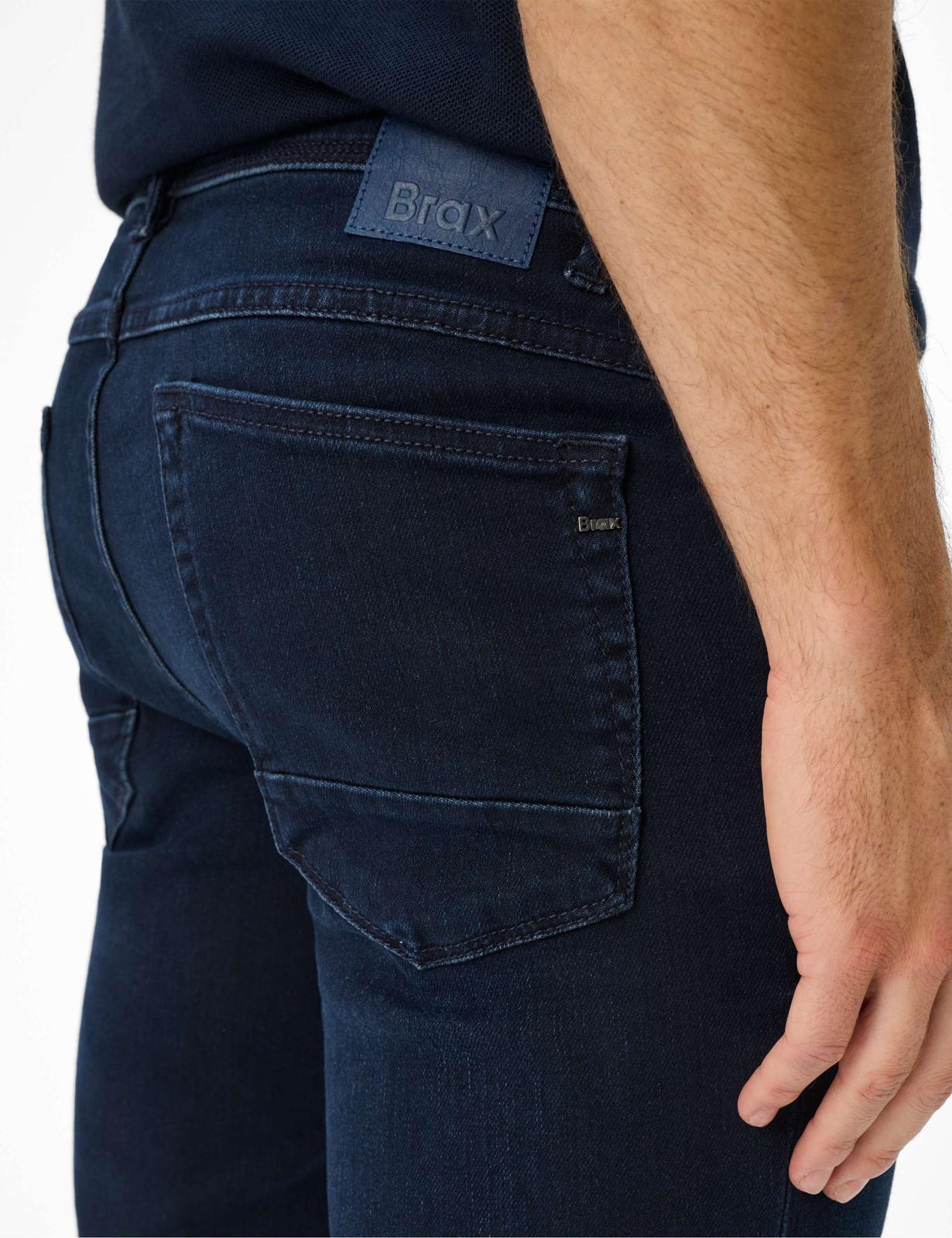 Denim: Five-Pocket Jeans in Slim Fit