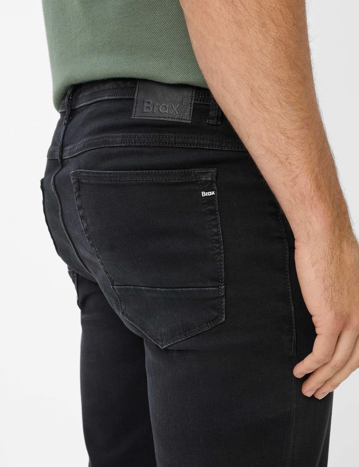 Denim: Five-Pocket Jeans in Slim Fit