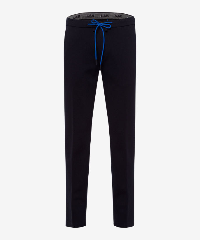 Jog Pants in a Sporty Look