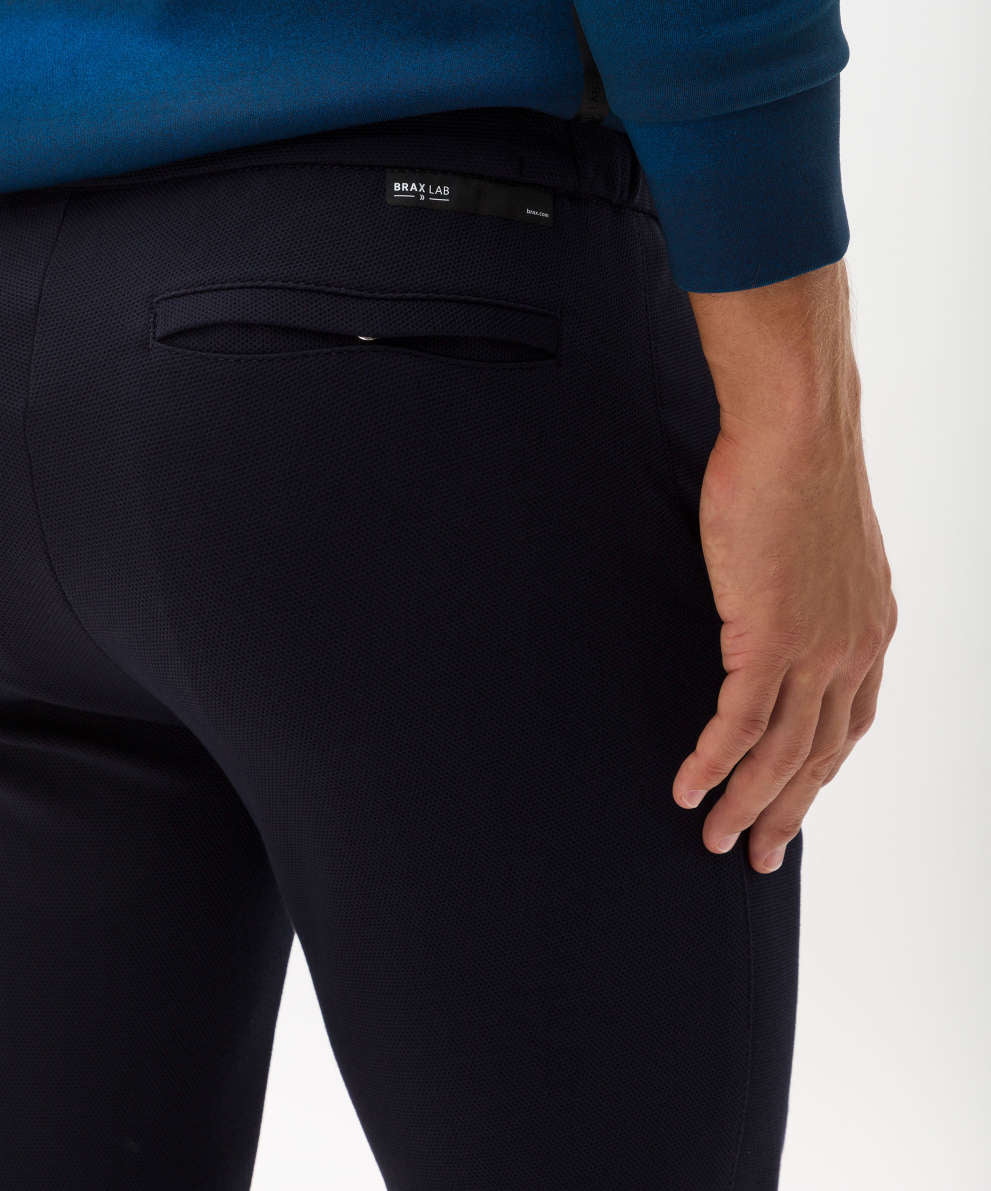 Jog Pants in a Sporty Look