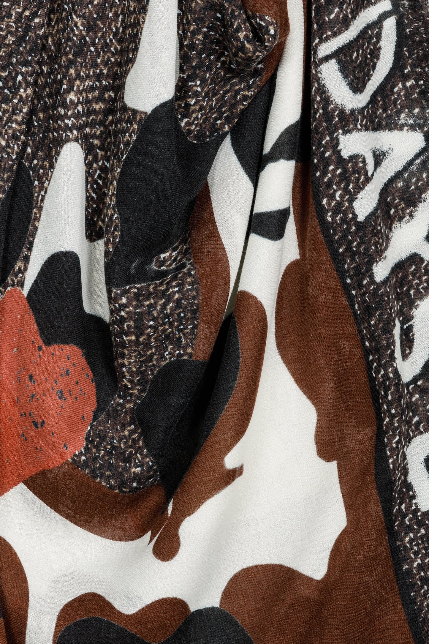 Large Scarf with Letter -Heart Print