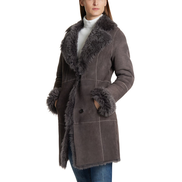 Fur integrated coat with lapal collar