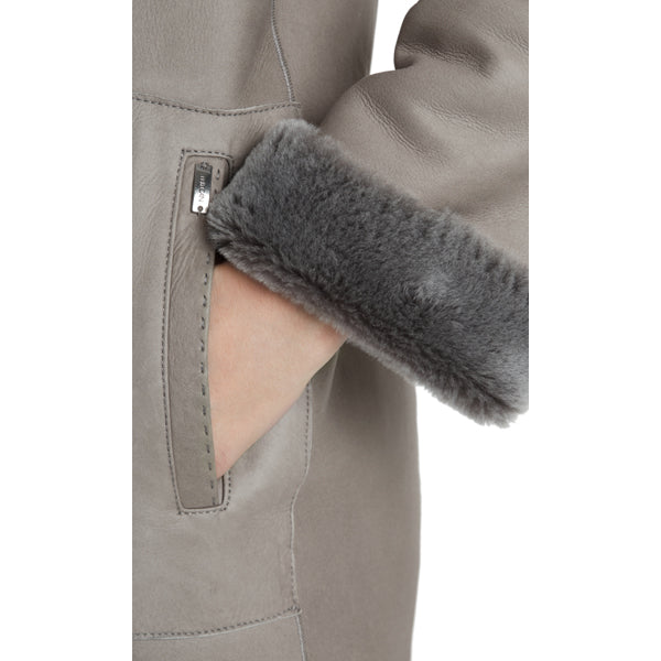 Reversible fur intergrated coat