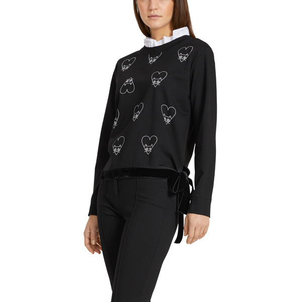 Sweatershirt with cat pattern