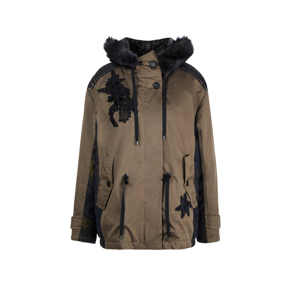 Outdoor jacket with appliques