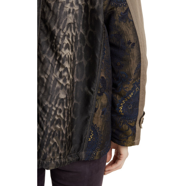 Outdoor jacket with appliques