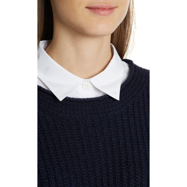 Sweater with ribbon