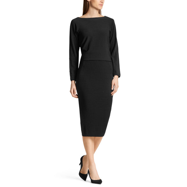 Long pencil skirt