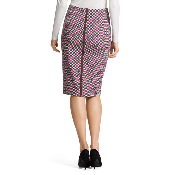 Skirt with checkered pattern