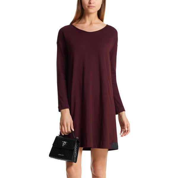 Dress with crew neck