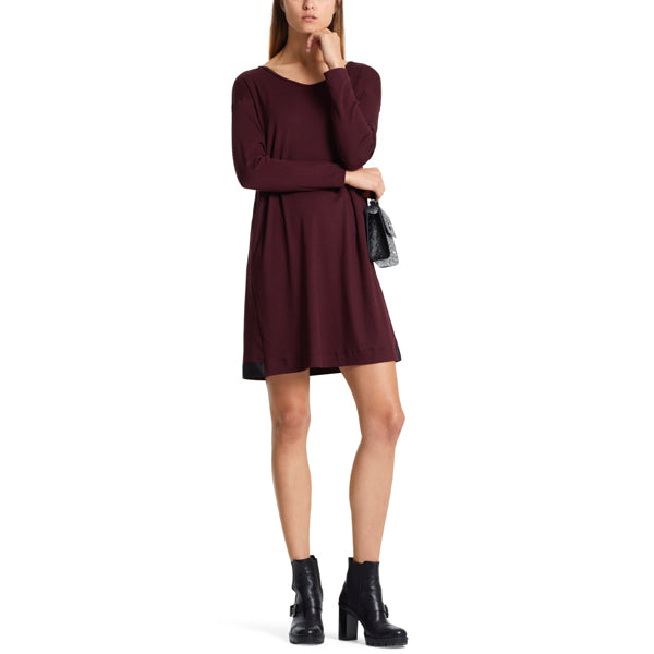 Dress with crew neck