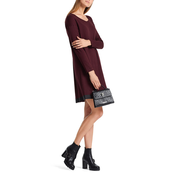 Dress with crew neck