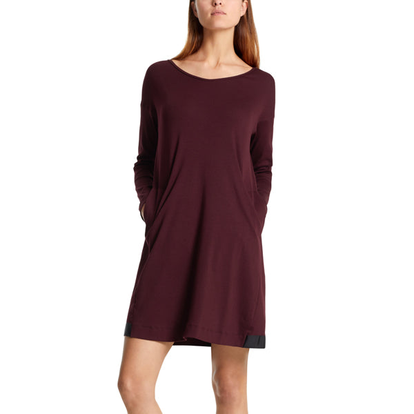 Dress with crew neck