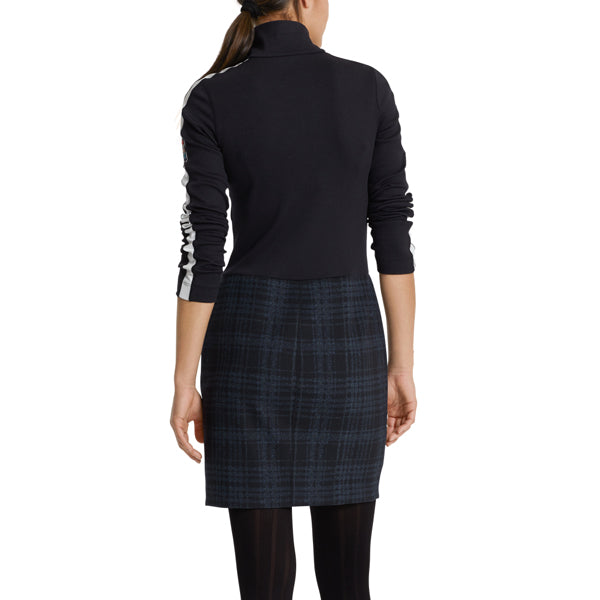 Sporty dress with jacquard pattern