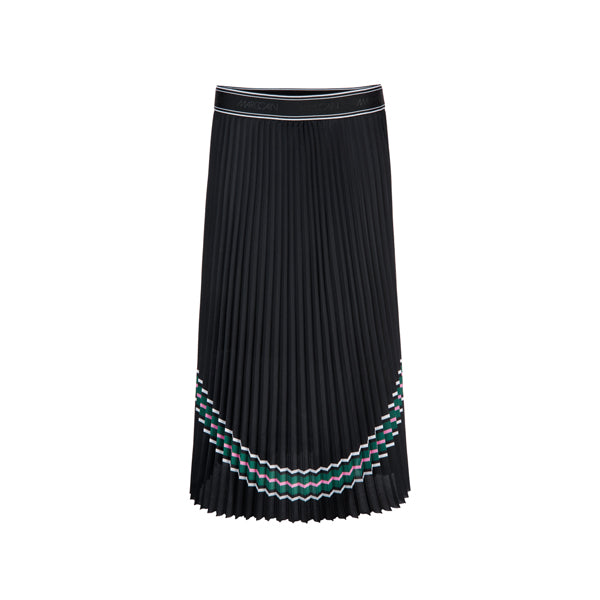 Skirt with sinuous lines