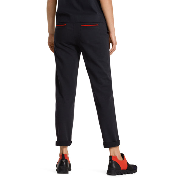 Pants with contrasting colour piping