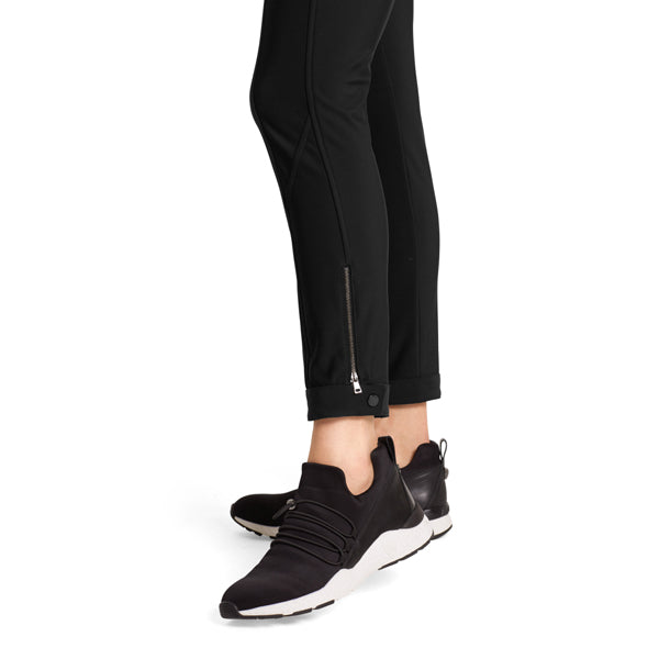 Stretch pants with decorative seams